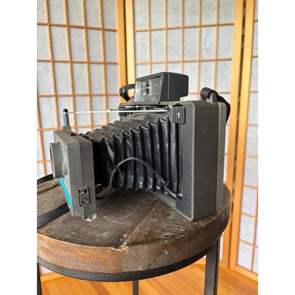 Polaroid Automatic 210 Land Camera Kit | Vintage Instant Camera Decor (Flashgun,